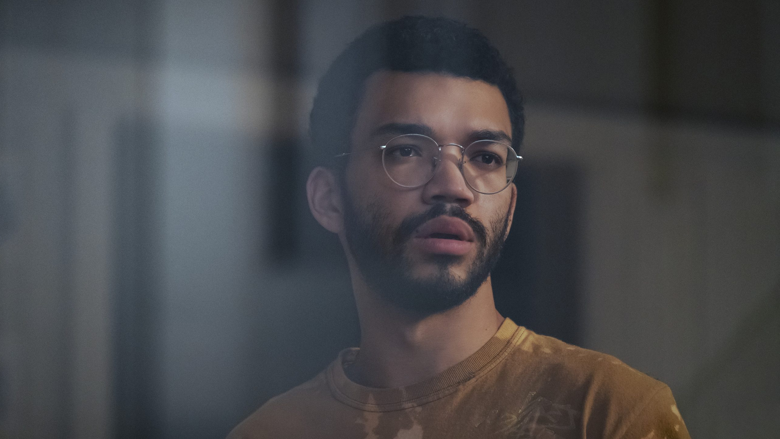 Justice Smith on The Voyeurs and Filming in During the Pandemic photo