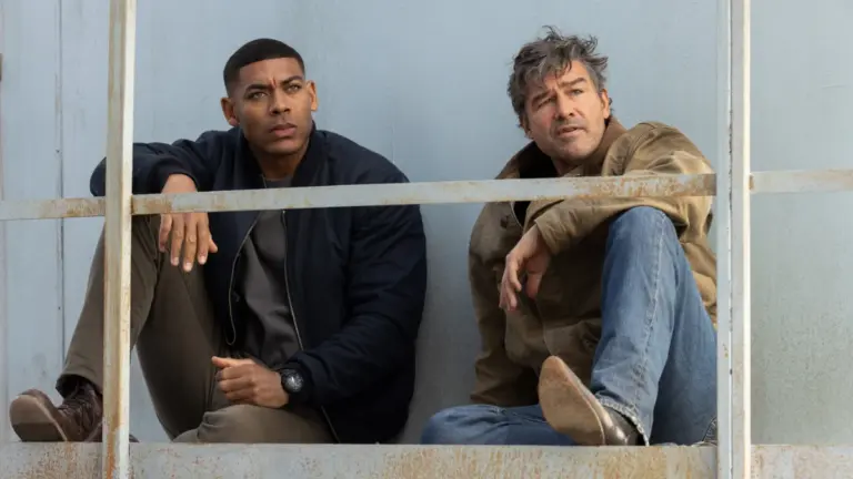 ‘Lanterns’ Creators Explain Episode 1’s Shocking Twist Ending (Exclusive) Aaron Pierre and Kyle Chandler star as John Stewart and Hal Jordan in the HBO original series LANTERNS, created by Damon Lindelof, Tom King, & Chris Mundy.